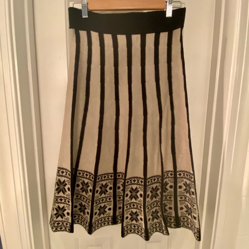 Black and Tan Patterned Skirt in Light Wool and Rayon